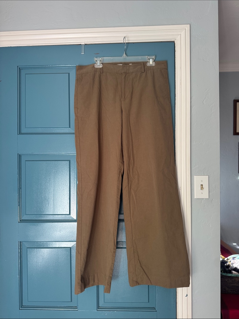 Vince Women's Chino Pants in Olive